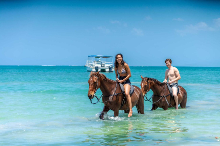 (Falmouth: Paseos a caballo por el océano y Rafting en bambú