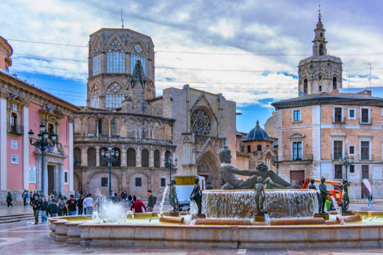 Valencia: Private Guided Tour with Your Mobile Phone Valencia: Private Guided Tour