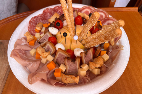 Yacht Me Up Cruzeiro Privado com Tudo Incluído Cannes Lérins SailUm dia na baía de Cannes com tudo incluído