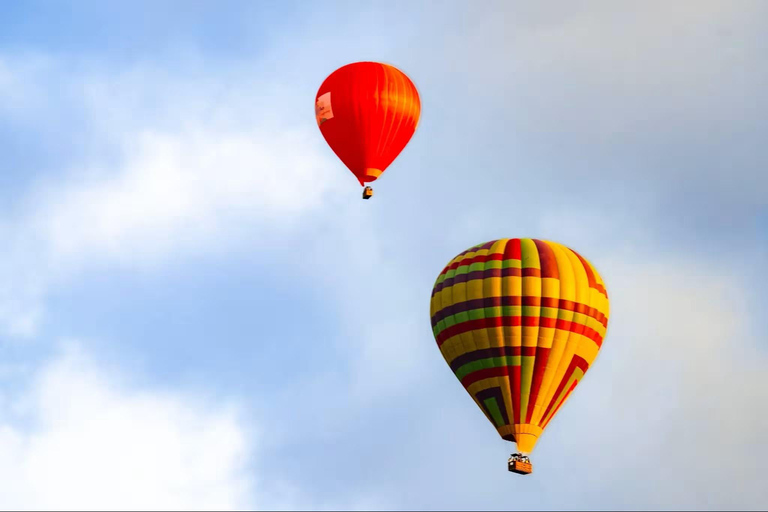 Vang Vieng: Hot Air Balloon Ride at Sunrise or Sunset