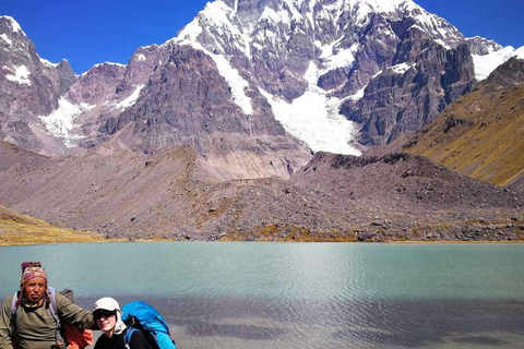 Desde Cusco: Excursión de Senderismo a las 7 Lagunas de AusangateDesde Cusco: Excursión de senderismo a las 7 lagunas del Ausangate