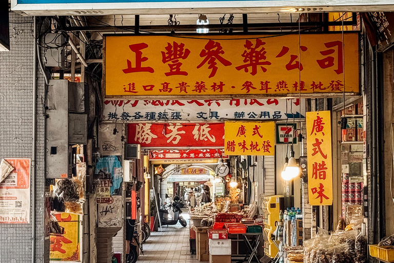 Private Tour Taipei 4 hours Skyline, Old Taipei-Wharf-Market