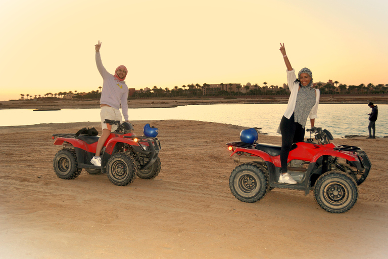 Hurghada: Amanecer VIP en quad, camello y desayuno beduinoHurghada: Paseo en quad VIP con camello