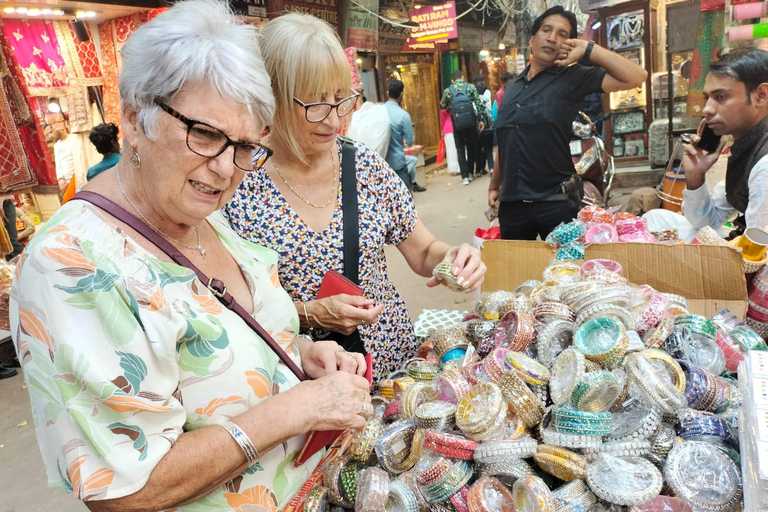 德里：女性导游陪同的旧德里豪华之旅与嘟嘟车体验德里：老德里奢华之旅（女导游陪同，嘟嘟车接送）
