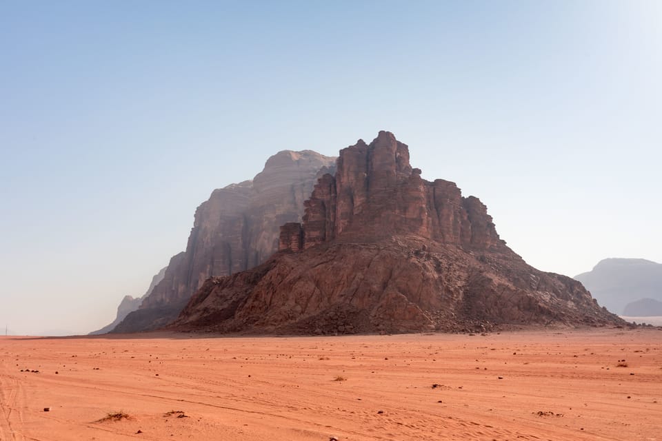 Fra Wadi Rum 2timers jeeptur med måltider og overnatning GetYourGuide