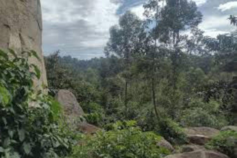 Passeio de um dia à Pedra Chorona a partir de KisumuPasseio de um dia a Crying Stone a partir de Kisumu