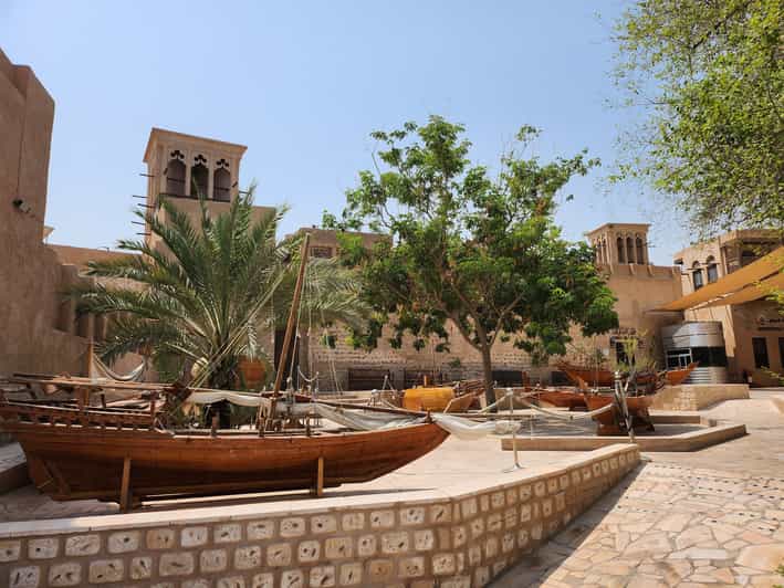 Dubai: Old Dubai with Museums, Abra Cruise and Souks