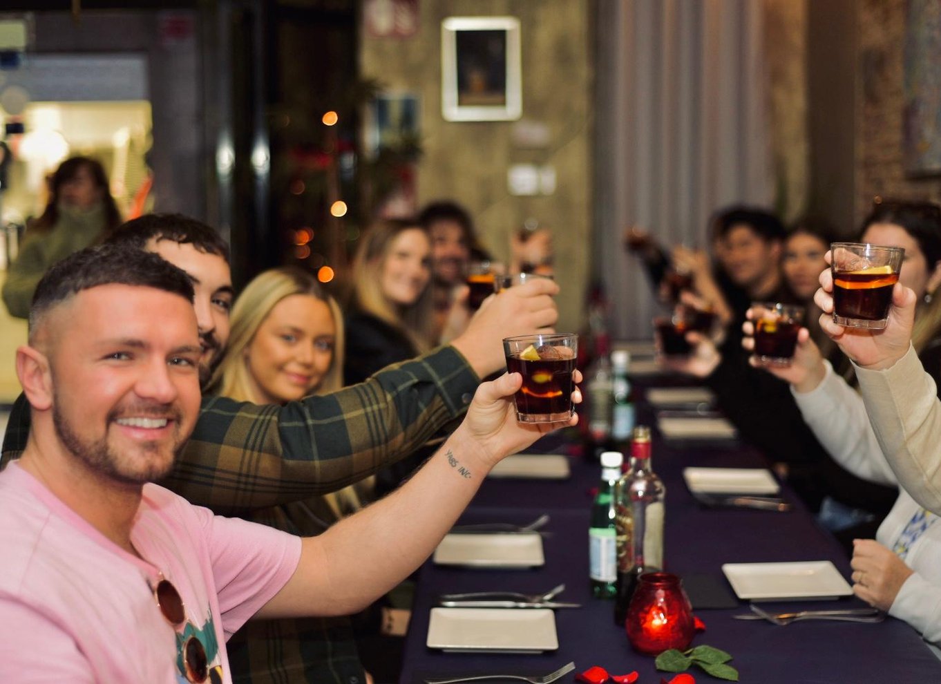 Barcelona: Tapas byvandring med mad, vin og historie