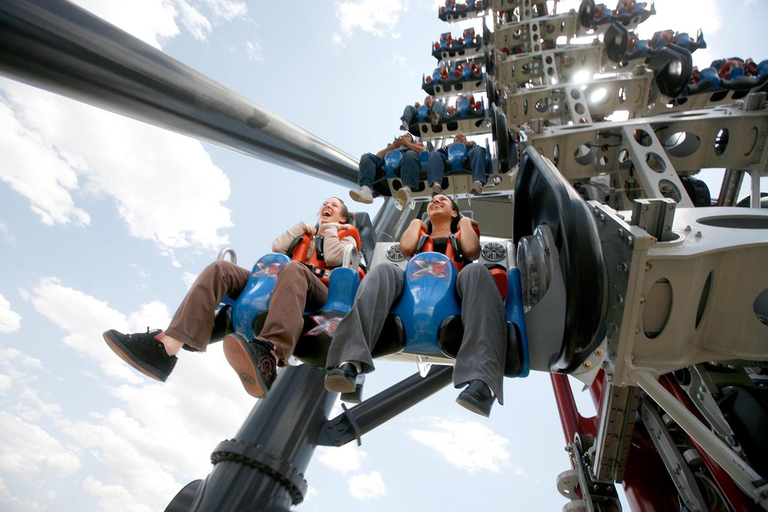 Los Angeles: Six Flags Magic Mountain Any-Day Entry Ticket Six Flags: Magic Mountain Good Any Day Ticket