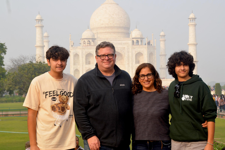 Vanuit New Delhi: Dagtrip naar Taj Mahal en Agra FortTour zonder lunch &amp; entreegeld