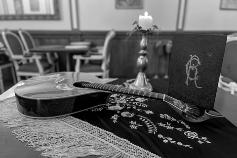 Porto: Dinner with a Fado show and traditional Portuguese music Porto: Dinner with a Fado show and traditional Portuguese music