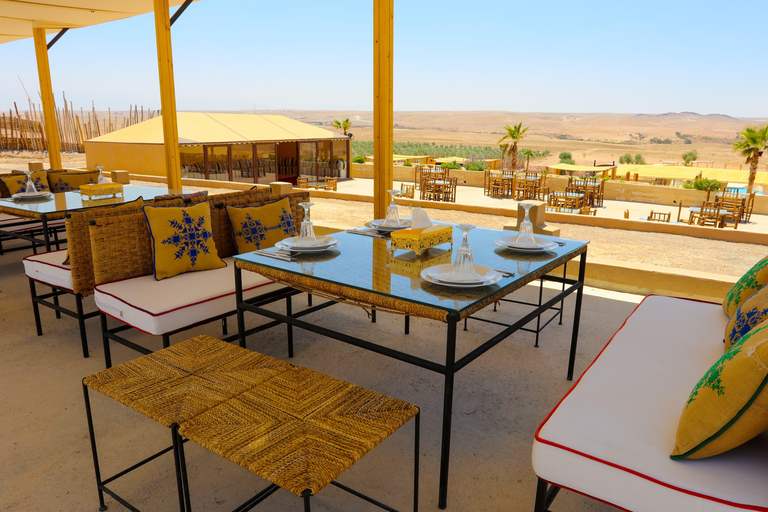 Agafay-Wüste: Quad-Bike, Mittagessen und BadeabenteuerTag in der Agafay-Wüste: Quadfahren, Mittagessen und Badespaß