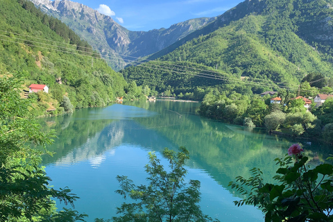 Bosnien Explorer Tour: Highlights von Mostar und Titos Bunker