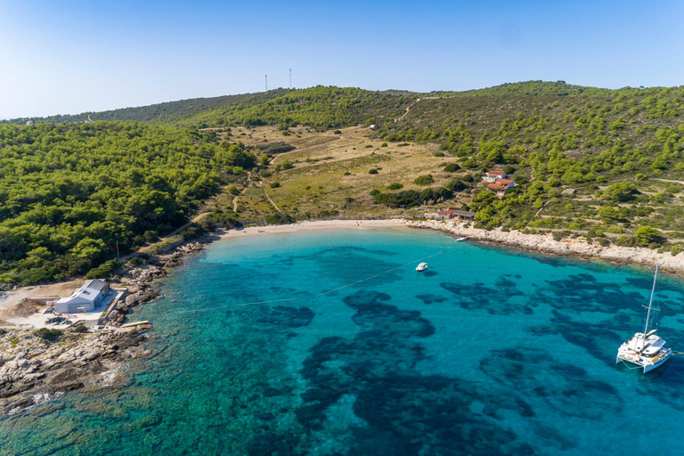 5 islands Private Boat Tour:Blue Cave,Hvar&Pakleni islands