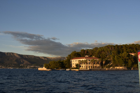 From Split: Evening Boat Tour with Sunset Views