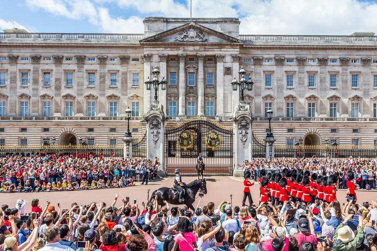 London: Inträde till Buckingham Palace och vaktavlösningUtbyte av hästgardet och rundtur i Buckingham Palace