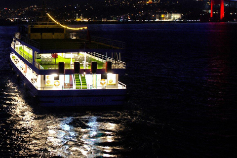 Istanbul: Bosphorus Dinner Cruise with Turkish Show