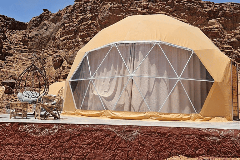 Wadi Rum: 6-Hour Jeep Tour with Bubble Tent Stay and 2 Meals