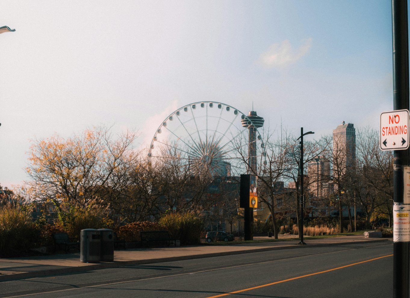 Toronto: Niagara Falls Tour med guidet krydstogt og Behind The Falls