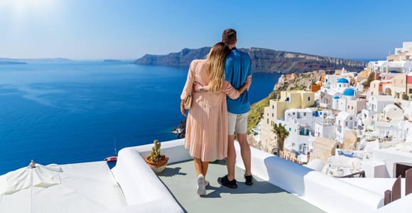 Santorini Couple Photography: Timeless Moments last forever