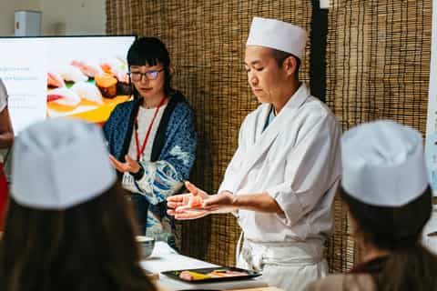 Tokyo: Tsukiji Fish Market Sushi Making Class with Pro Chef - Image 3