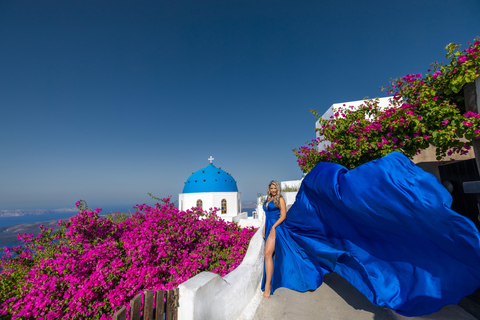 Sesión de fotos con vestido volador en Santorini