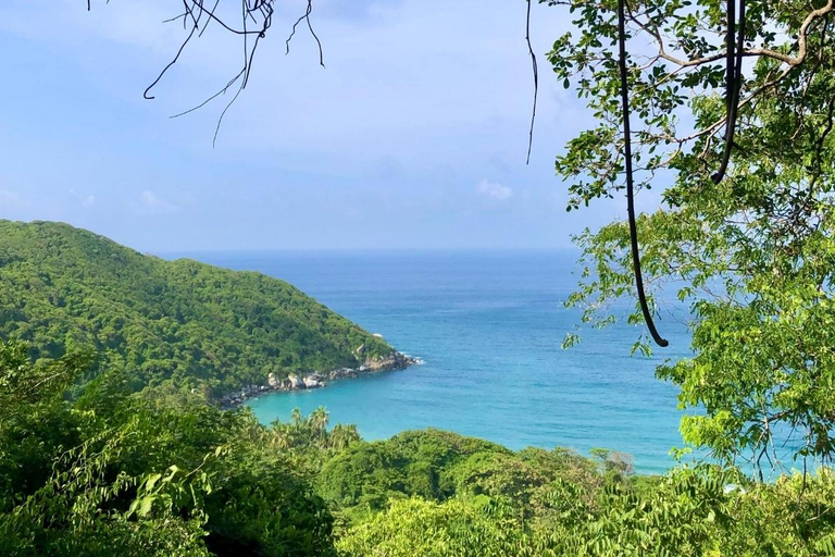 Trekking Tayrona complet x 2 jours : jungle, plages et culture indigèneTrekking complet Tayrona x 2 jours : jungle, plages et culture indigène