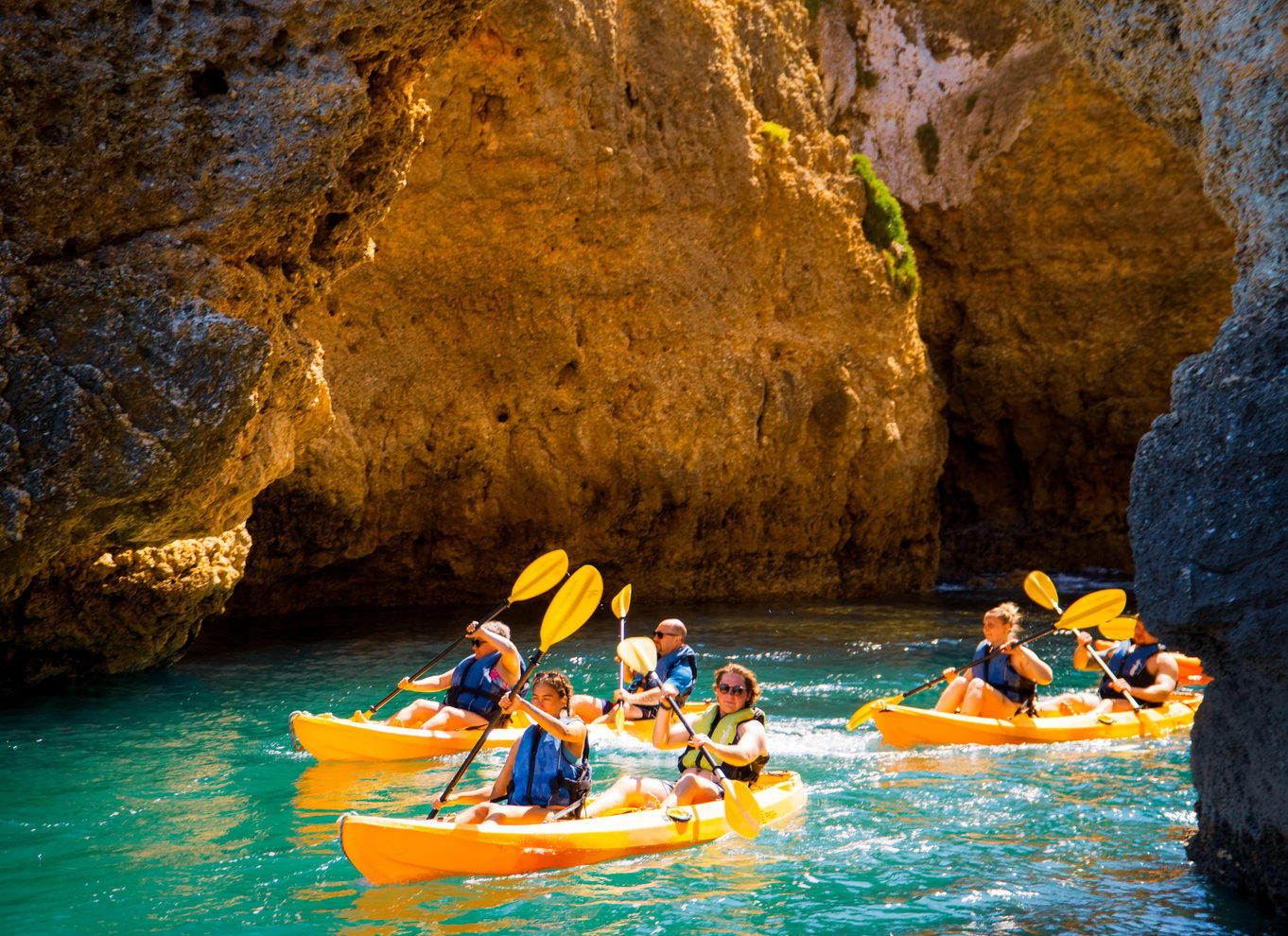 Fra Lagos: Kajaktur med båd til Ponta da Piedade-grotterne