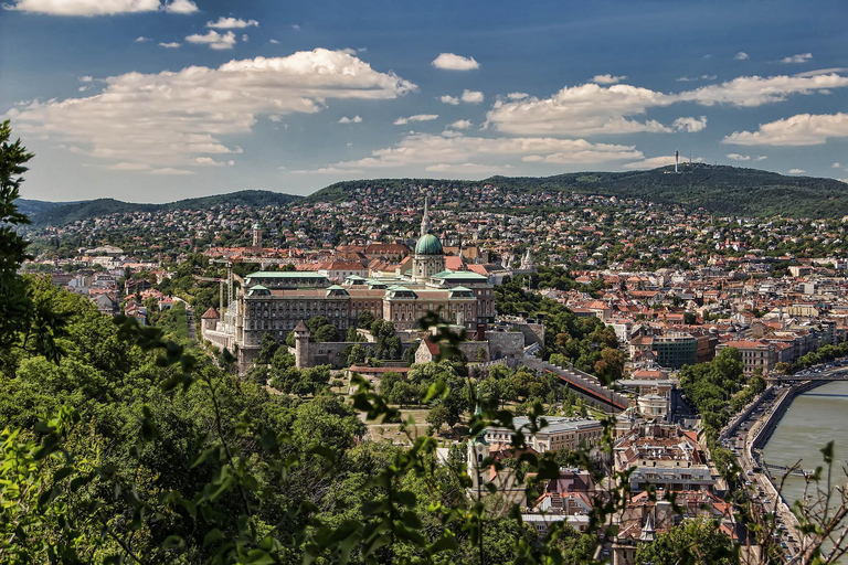 Vienna: Guided Day Trip to Bratislava and Budapest Private