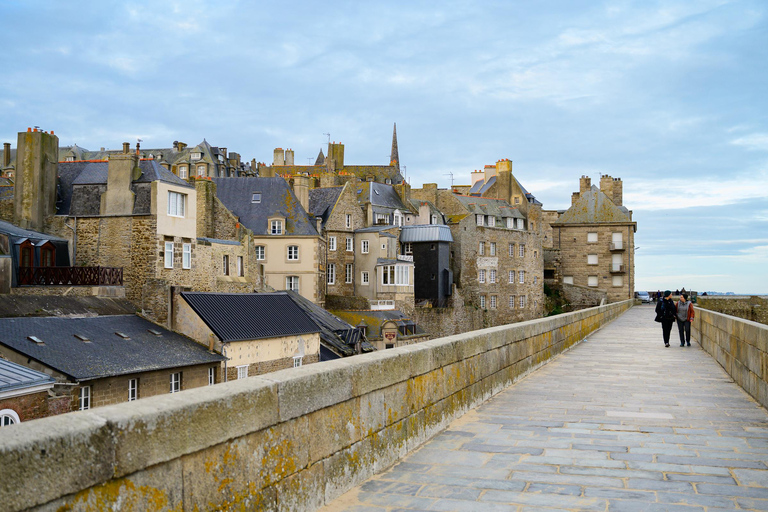 巴黎：圣米歇尔山和圣马洛 2 日游