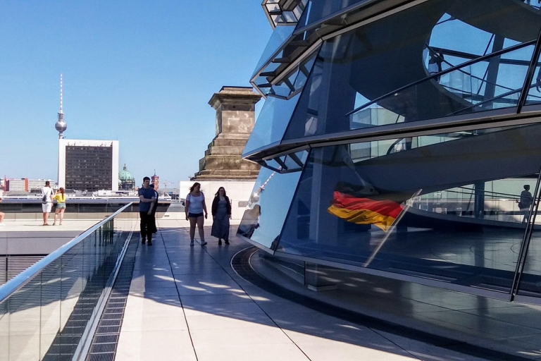 Berlin: Government District Tour and Reichstag Dome Visit Private Tour in German