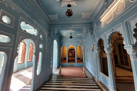 Udaipur Hele of halve dag stadsrondleiding met gidsGids met trefpunt