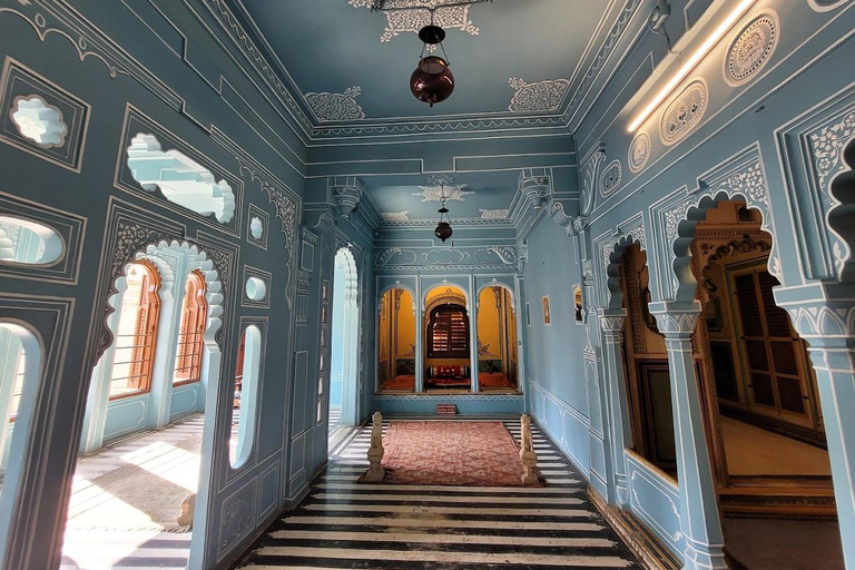 Udaipur Hele of halve dag stadsrondleiding met gidsGids met trefpunt