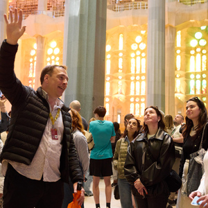 Barcelona: Sagrada Familia Skip-the-Line Guided Tour