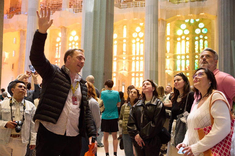 Barcelona: Sagrada Familia Skip-the-Line Guided Tour