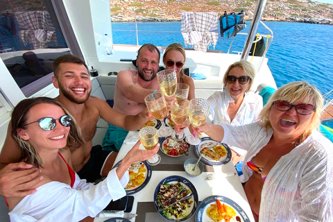 Héraklion : croisière d'une journée en catamaran avec repas et boissons