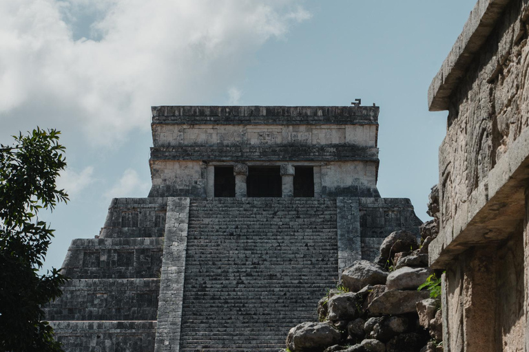 PVT Transfer from Merida To Cancun & Chichen Itza (Cun-Mid)