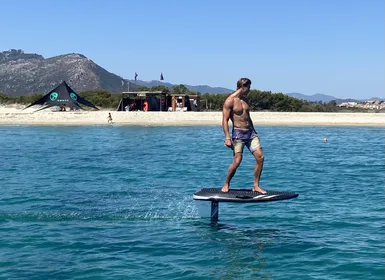 Sardinien: Efoil lernen - fliege mit uns über das Wasser!