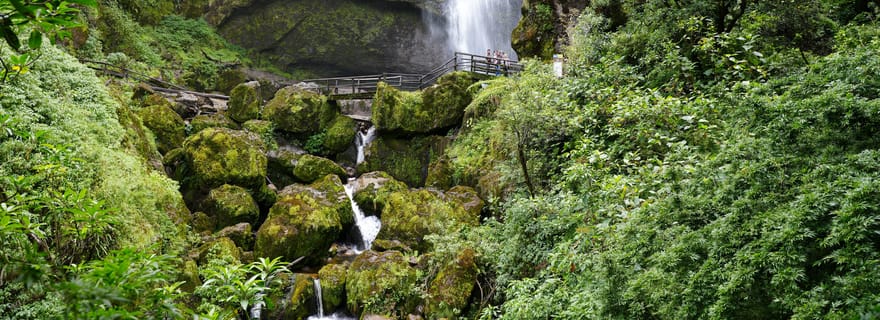 Excursion d'une journée à la cascade de Giron et au lac de Busa depuis Cuenca