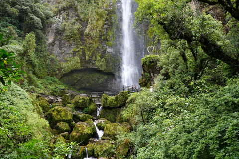 Viagem de 1 dia à Cascata do Giron e ao Lago Busa a partir de CuencaVisita partilhada