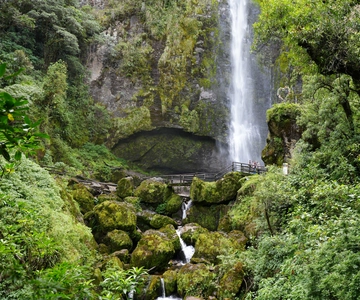 Viagem de 1 dia à Cascata do Giron e ao Lago Busa a partir de Cuenca