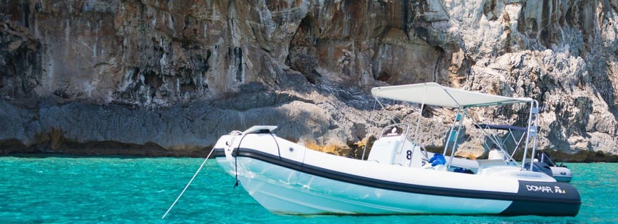 Au départ d'Arbatax : excursion en bateau semi-rigide vers Cala Mariolu et Cala Goloritzè