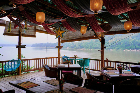 Luang Prabang: Mekong Sunset Cruise and Market Private Tour