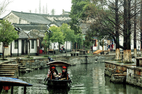 From Beijing: 2-Day Shanghai Highlights Tour with Train