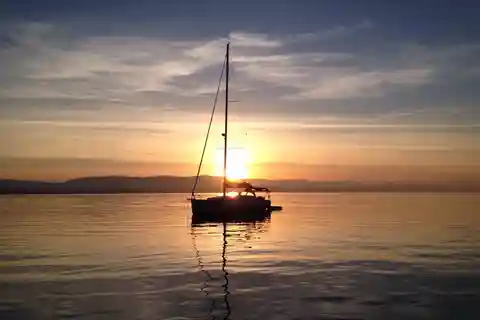 Cagliari: Sailing boat tour in the Gulf of Angels