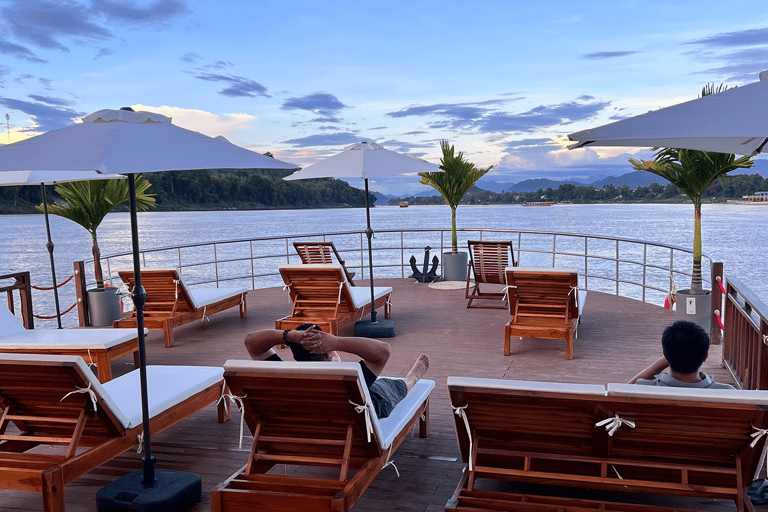 Luang Prabang: crociera al tramonto sul Mekong/rafting a Kuang SiLuang Prabang: crociera al tramonto sul Mekong (niente rafting)