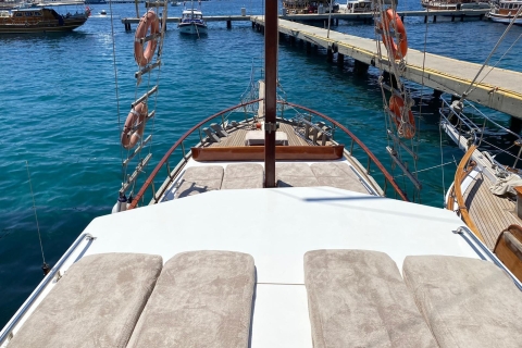Bodrum Peninsula Private Boat Tour with Lunch