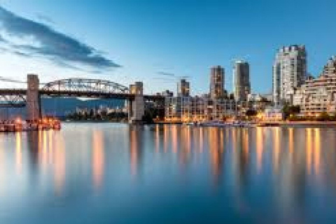 Vancouver: City Highlights Tour with Guide