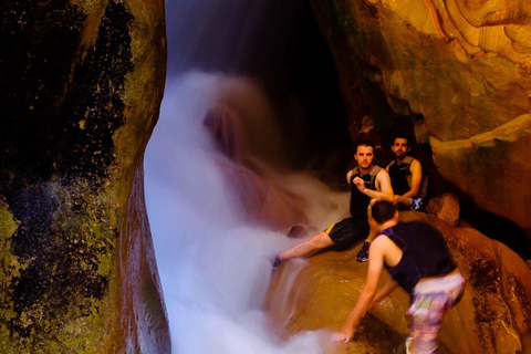 Da Amman: Tour di un giorno con il Mar Morto e il sentiero di Wadi MujibTour con solo trasporto