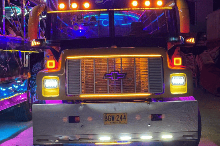 Santa Marta: Rumba en Chiva con animador a bordo y Espuma!